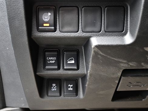 Used 2024 Nissan Frontier PRO-4X w/ Technology Package AWD/4WD image 23
