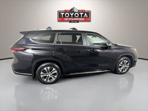 Certified 2024 Toyota Highlander XLE AWD/4WD image 8