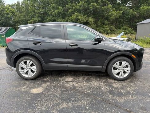 Used 2024 Buick Encore GX Preferred w/ Comfort Package FWD image 2