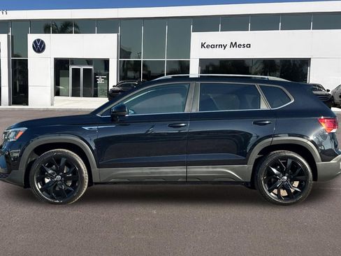 Used 2023 Volkswagen Taos SE w/ Panoramic Sunroof Package image 7