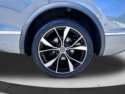 Used 2022 Volkswagen Tiguan SEL R-Line AWD/4WD image 35