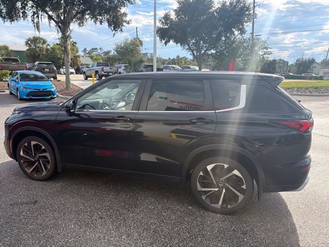 Used 2022 Mitsubishi Outlander SE FWD image 1