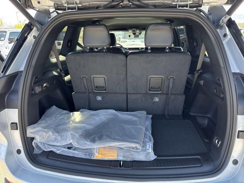 New 2025 Jeep Grand Cherokee L Limited w/ Black Appearance Package image 33