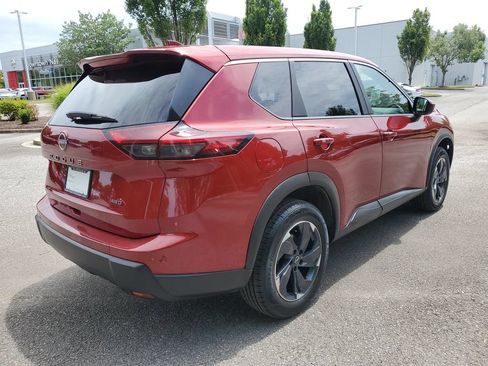 Certified 2025 Nissan Rogue SV AWD/4WD image 4