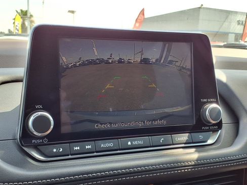 Certified 2022 Nissan Rogue SV image 16