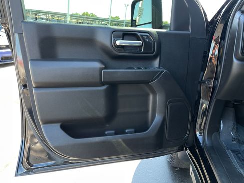 Used 2022 Chevrolet Silverado 2500 Custom w/ Custom Convenience Package AWD/4WD image 12