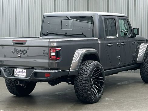 Used 2024 Jeep Gladiator Willys image 5