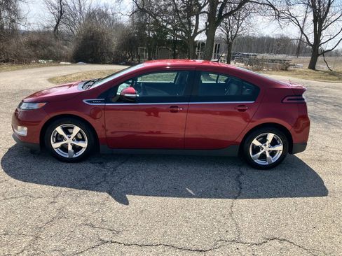 Used 2013 Chevrolet Volt Premium w/ Premium Trim Package image 2