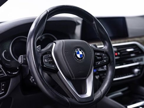 Used 2019 BMW 530i xDrive image 11