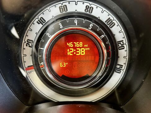 Used 2012 FIAT 500 Lounge FWD image 19