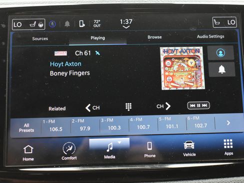 Used 2023 Chrysler Pacifica Touring FWD image 29