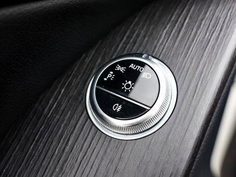 Used 2022 Mercedes-Benz S 500 4MATIC w/ AMG Line Package image 50