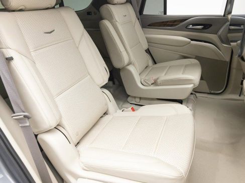 Used 2021 Cadillac Escalade Premium Luxury Platinum w/ LPO, Radiant Package image 40