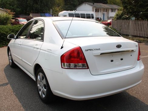 Used 2009 Kia Spectra EX FWD image 4