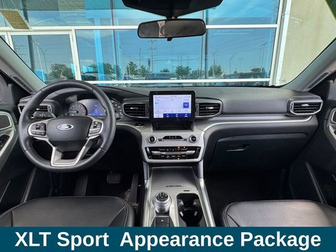 Used 2024 Ford Explorer XLT w/ Equipment Group 202A AWD/4WD image 8