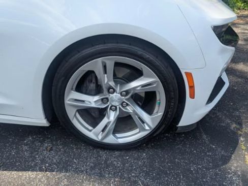 Used 2019 Chevrolet Camaro SS RWD image 11
