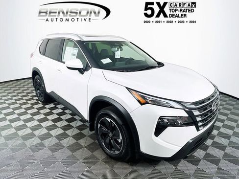 Used 2025 Nissan Rogue SV w/ SV Premium Package FWD image 1