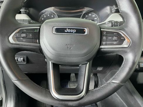 Used 2025 Jeep Compass Limited AWD/4WD image 3