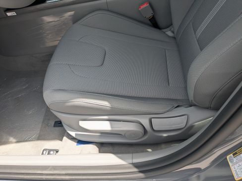New 2026 Hyundai Elantra SE FWD image 19