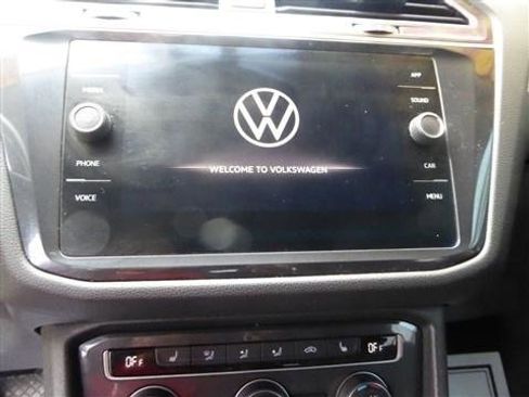 Used 2021 Volkswagen Tiguan S image 10