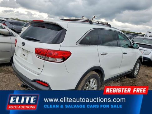 Used 2016 Kia Sorento LX w/ LX Convenience Package AWD/4WD image 6