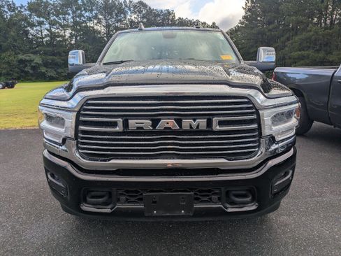 Used 2023 RAM 2500 Laramie AWD/4WD image 3