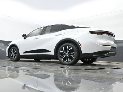 Used 2026 Toyota Crown Limited image 24