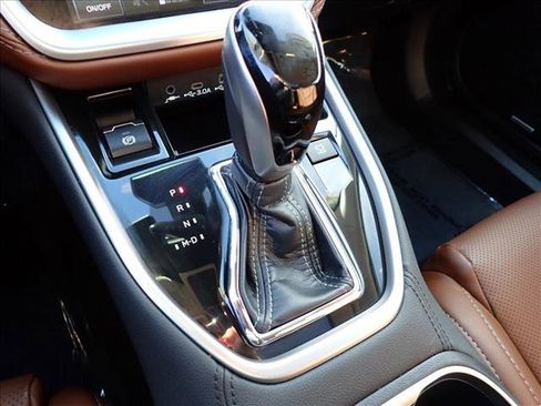 Used 2025 Subaru Outback Touring image 21