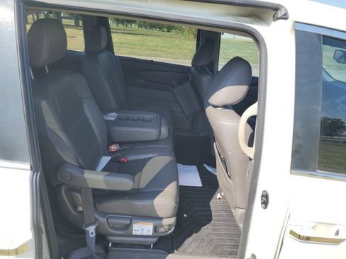 Used 2016 Honda Odyssey EX-L image 9