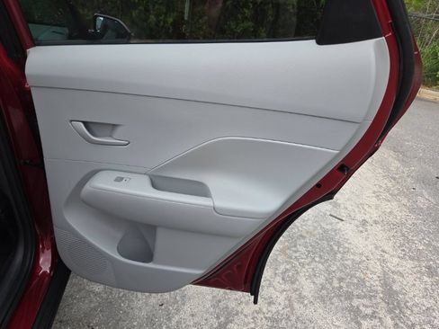 Used 2025 Hyundai Kona SEL FWD image 34