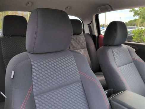 Used 2020 Toyota Tacoma SR5 RWD image 7