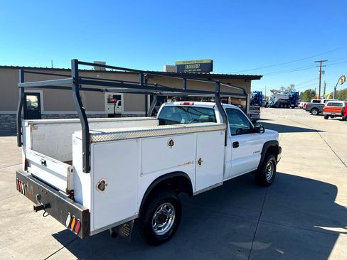Used 2004 Chevrolet Silverado 2500 4x4 Regular Cab image 5