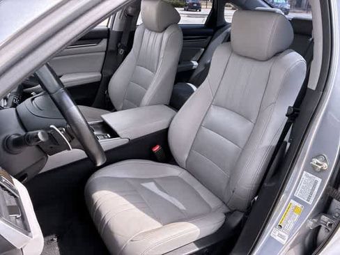 Used 2019 Honda Accord EX-L image 17