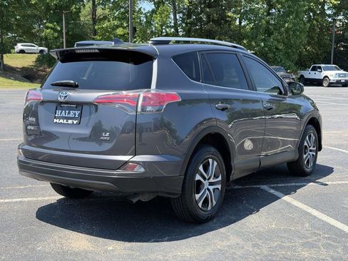 Used 2017 Toyota RAV4 LE AWD/4WD image 19