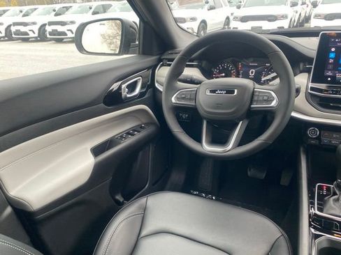 New 2026 Jeep Compass Limited image 32