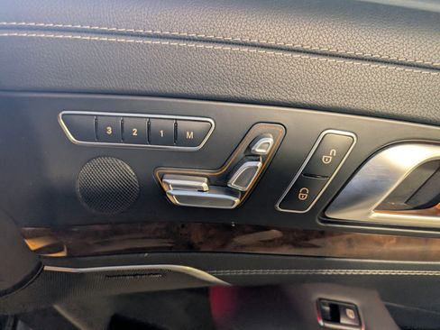 Used 2014 Mercedes-Benz SL 550 image 26