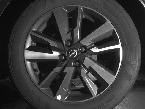 Used 2025 Nissan Versa SV FWD image 13