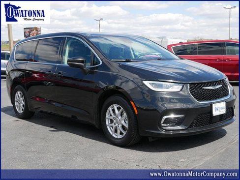 Certified 2023 Chrysler Pacifica Touring-L FWD image 1