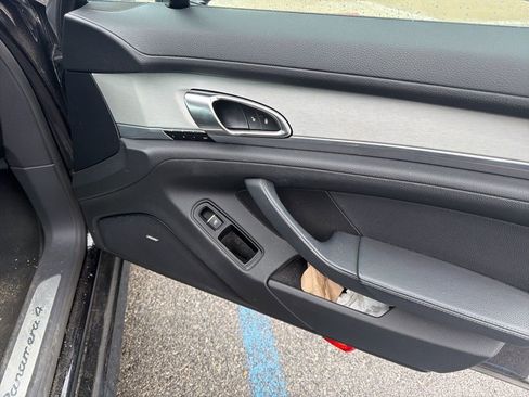 Used 2015 Porsche Panamera 4 image 71