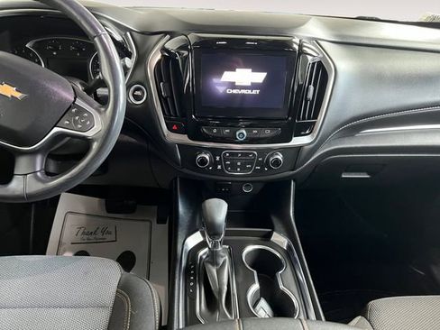 Used 2021 Chevrolet Traverse LT image 9