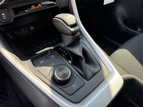 Used 2025 Toyota RAV4 LE image 23