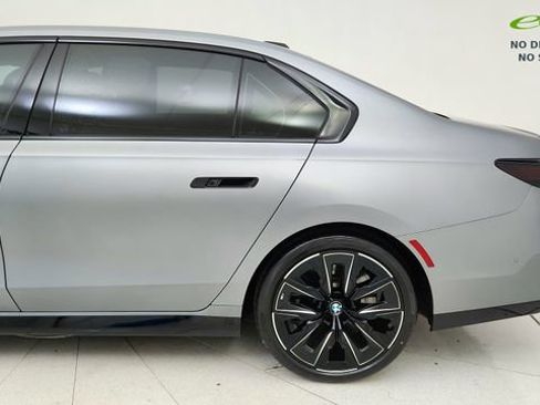 Used 2023 BMW 760i xDrive w/ Executive Package AWD/4WD image 10