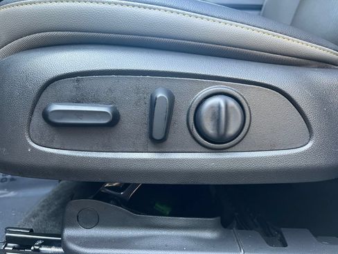Used 2026 Chevrolet Trax ACTIV w/ Sunroof Package FWD image 16