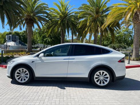 Used 2018 Tesla Model X 100D AWD/4WD image 7