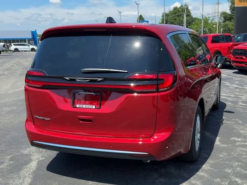 New 2027 Chrysler Pacifica Select FWD image 6