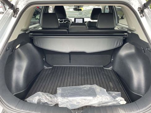 Used 2024 Toyota Corolla Cross XLE w/ Convenience Package FWD image 10