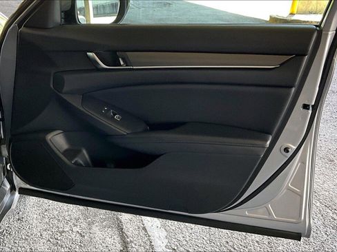 Used 2018 Honda Accord LX image 13