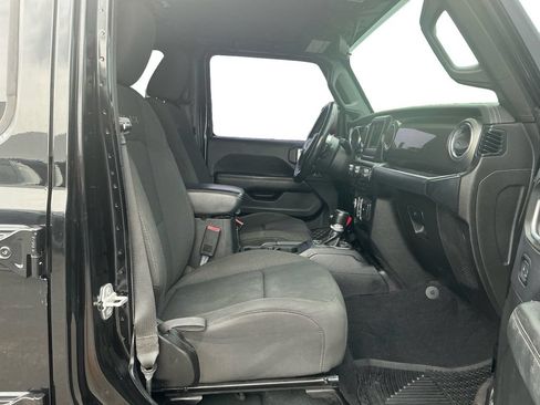 Used 2019 Jeep Wrangler Unlimited Sahara w/ Safety Group AWD/4WD image 22