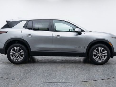 Used 2025 Chevrolet Equinox LT FWD image 8