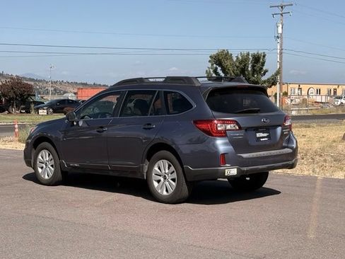 Used 2016 Subaru Outback 2.5i Premium AWD/4WD image 3